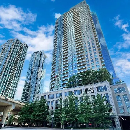 Lanterra Downtown Apartment
